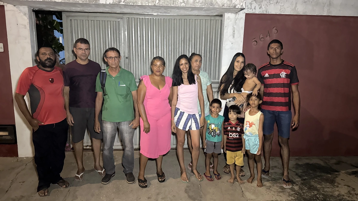 A moradora Liliane Alves afirma que já procurou a concessionária responsável pelo abastecimento diversas vezes, mas nunca obteve uma solução concreta.