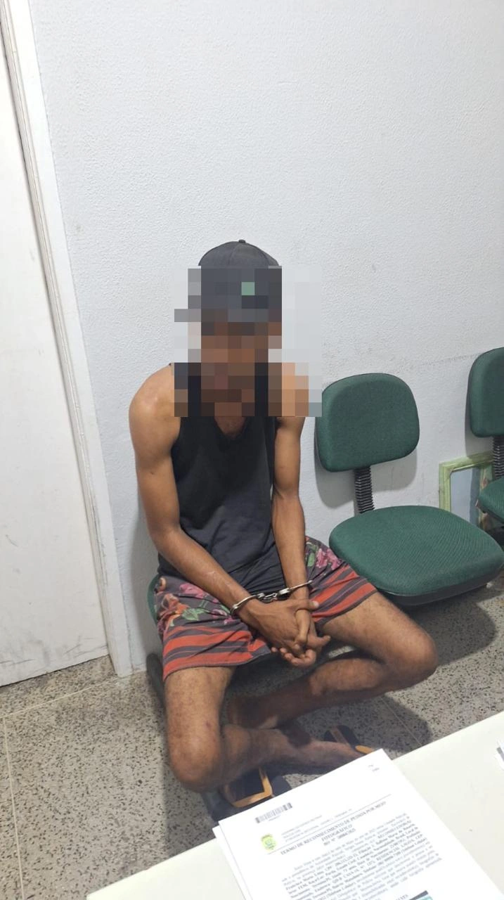 Após a prisão, o suspeito foi encaminhado para a sede do 1º Distrito Policial para os procedimentos cabíveis