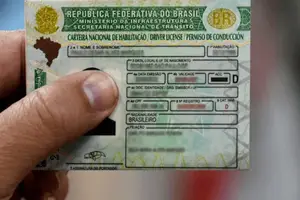CNH (Foto: DETRAN-PI)