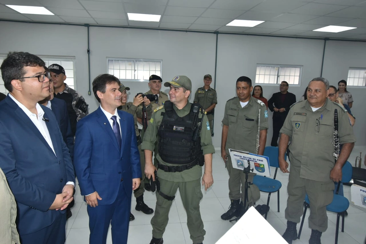 Comandante Geral da PM-PI, Cel. Scheiwann Lopes, Secretário de Segurança Chico Lucas e o Governador em exercício Severo Eulálio