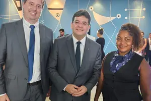 Elaine e o governador Rafael Fonteles (Foto: Bandespi)