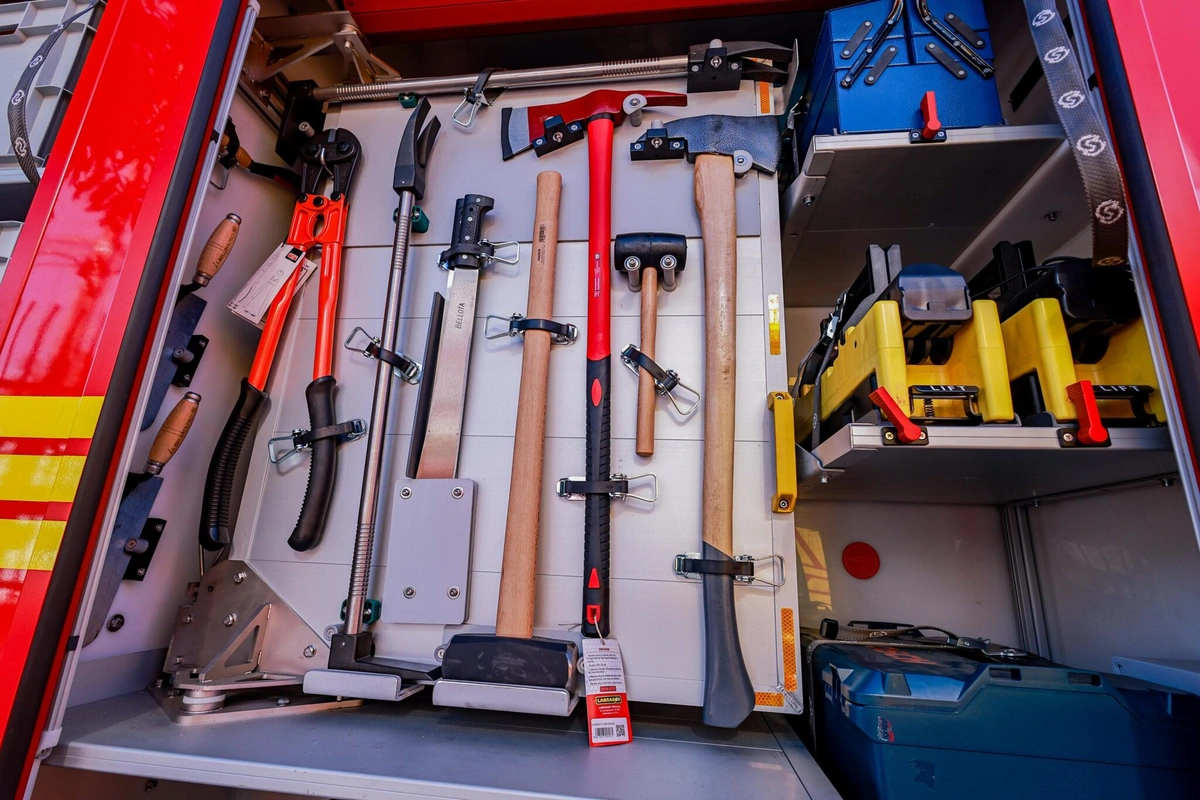 Entrega de novas viaturas e equipamentos para o Corpo de Bombeiros