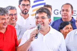 Governador em atividades pelo interior do Piauí (Foto: Reprodução)