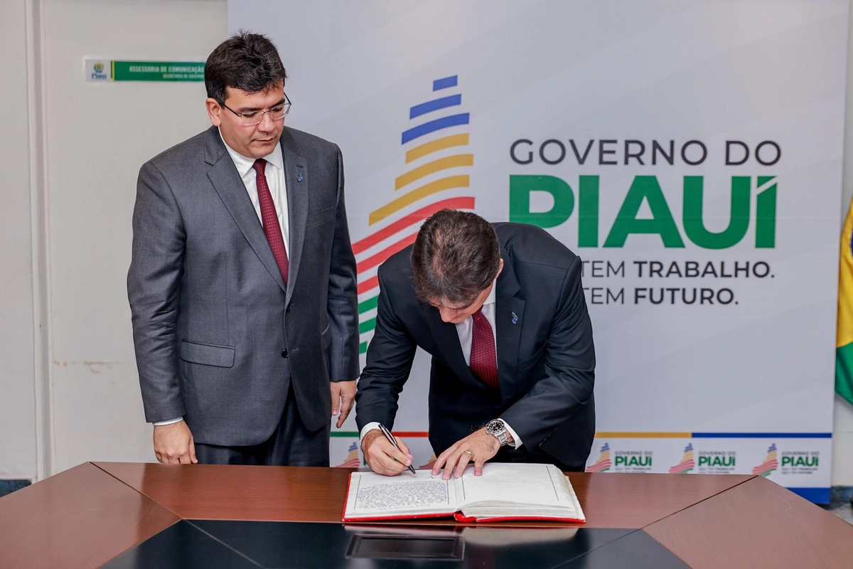 Governador licenciado e Governador em exercício