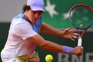 João Fonseca avança para a terceira rodada em Rolland Garros. (Foto: Imagem do Google)