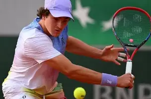 João Fonseca avança para a terceira rodada em Rolland Garros. (Foto: Imagem do Google)