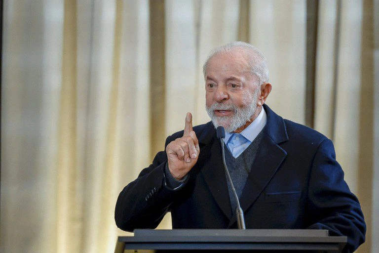 Lula conversa com jornalistas após cumprir agenda de Estado na Rússia