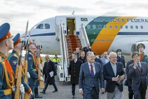 Lula desembarca em Moscou (Foto: Agência Gov | Via Planalto)