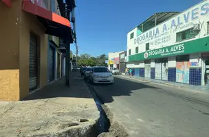 Os moradores não aguentam mais tanta falta de água no bairro (Foto: Jailson Rodrigues - Revista40Graus)