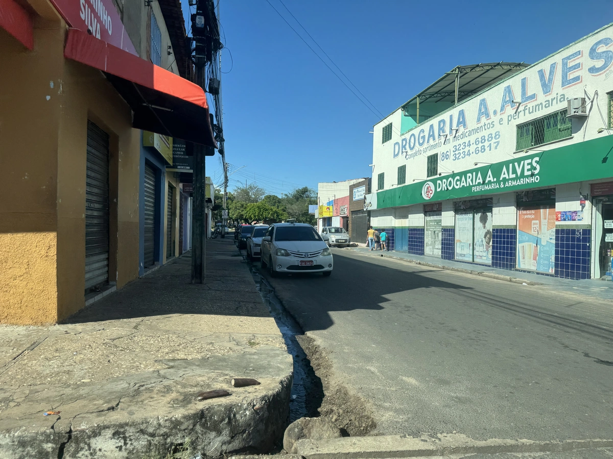 Os moradores não aguentam mais tanta falta de água no bairro