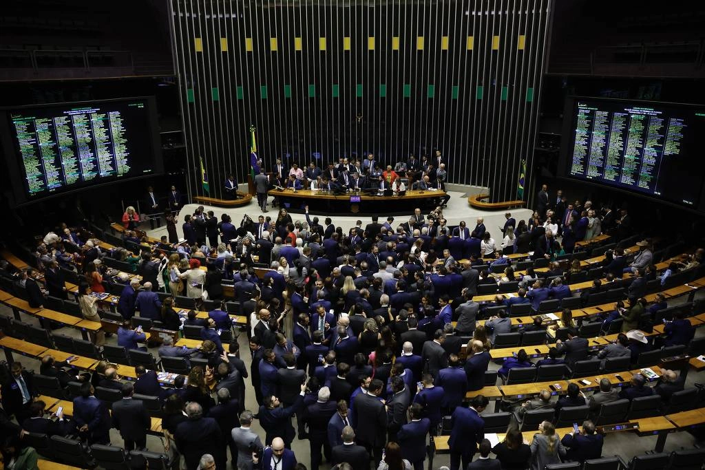 Plenário da Câmara dos Deputados durante a sessão para eleição do novo presidente da casa, Hugo Motta (Republicanos-PB)