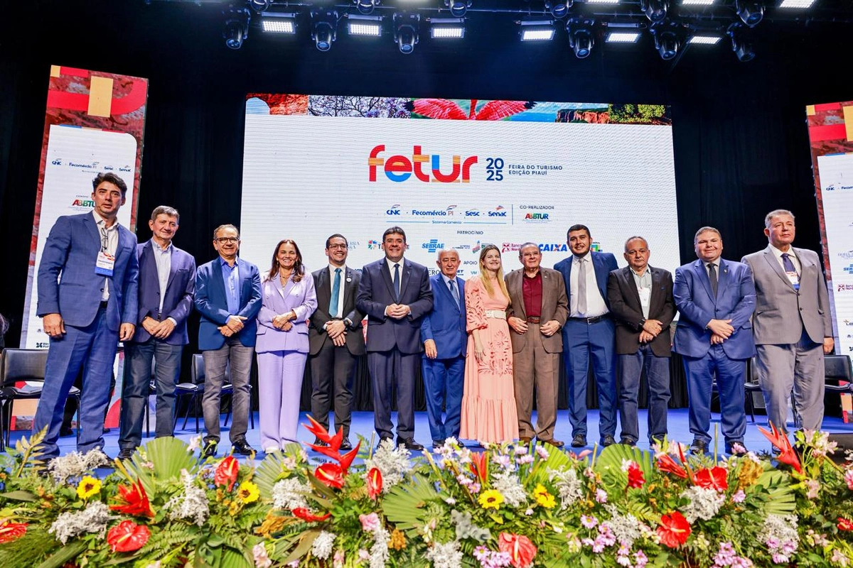 Rafael Fonteles e autoridades