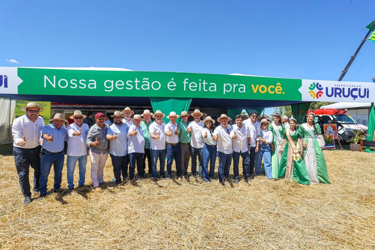 Rafael Fonteles e comitiva na EXPOSOJA
