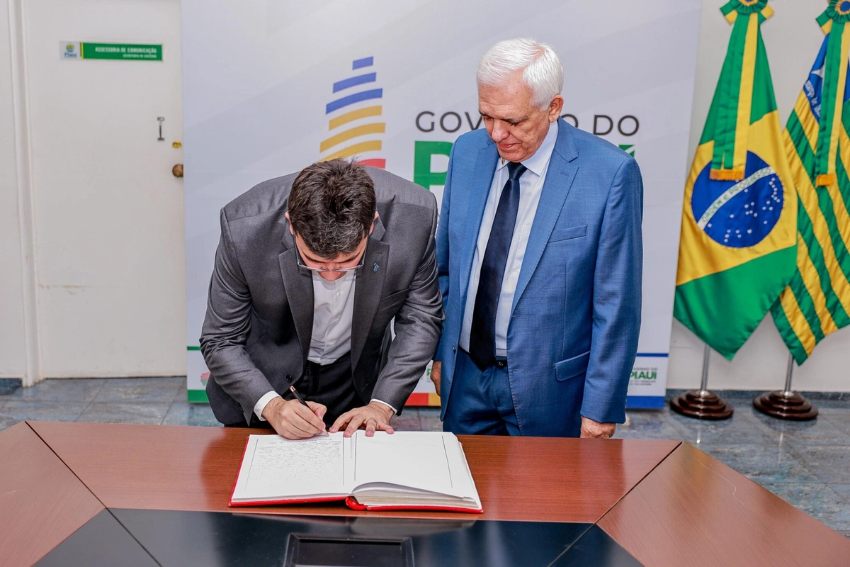 Rafael Fonteles transmite cargo para Themístocles e segue para Oriente Médio em busca de investimentos