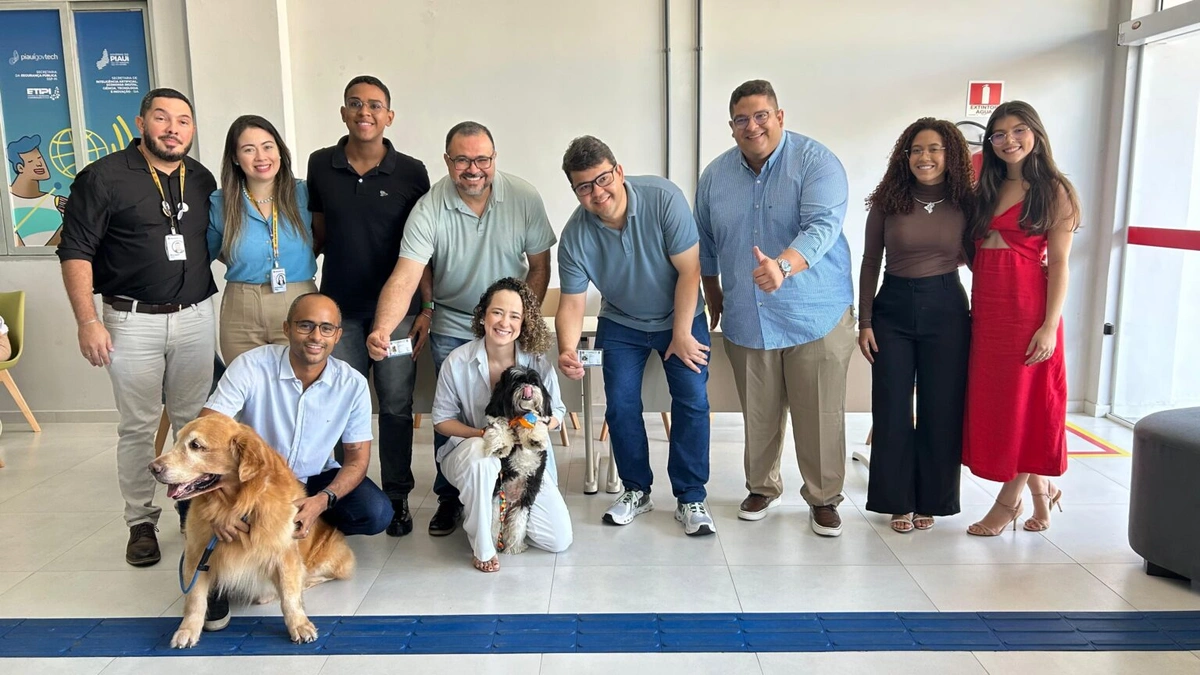 Secretario Chico Lucas acompanhou a emissão das primeiras identidades