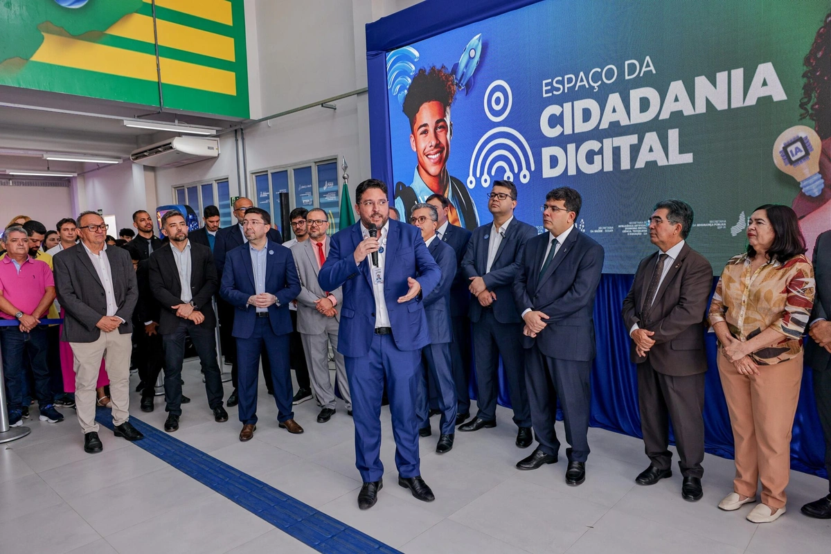 Secretário de Administração Samuel Nascimento