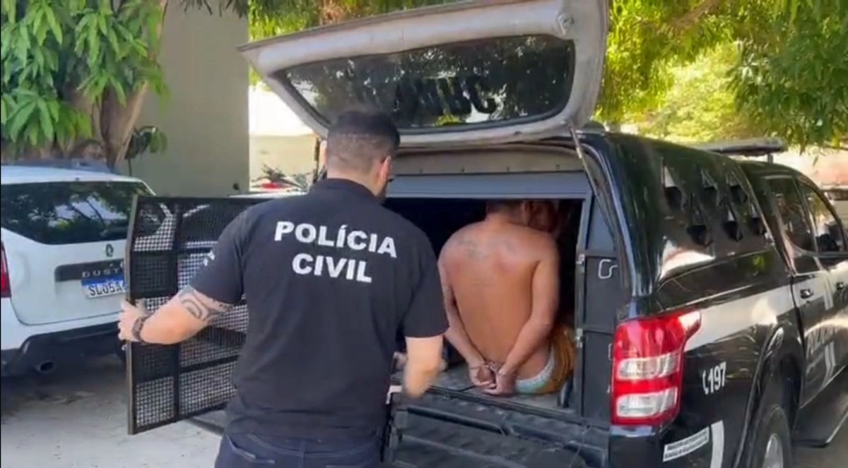 Um deles era considerado um dos maiores despachantes de cocaína da área”, completou o delegado.