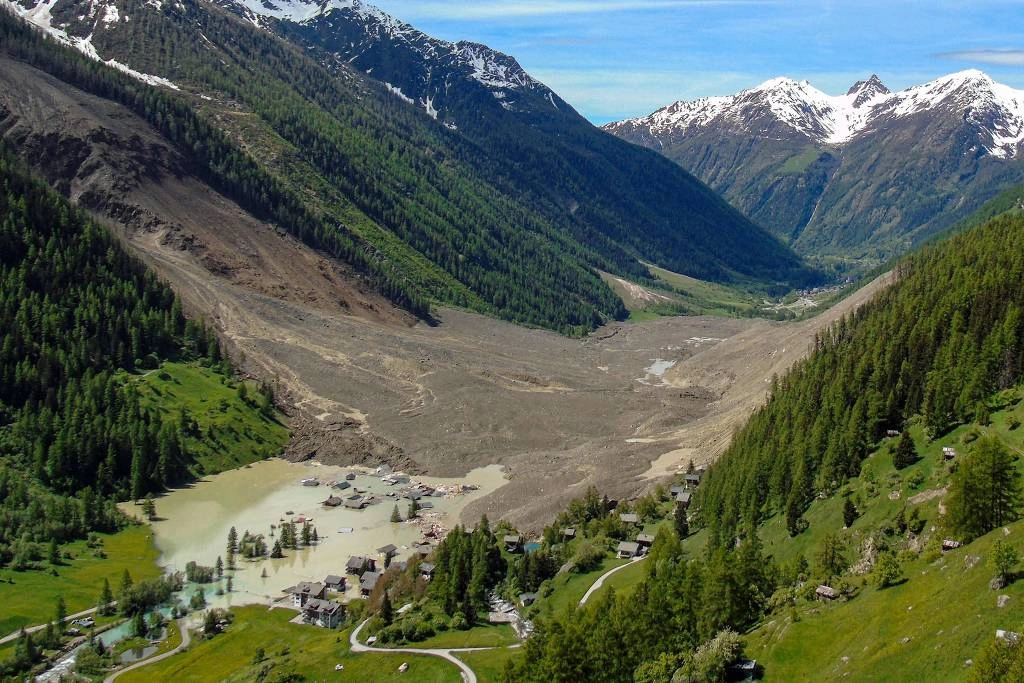 Vila de Blatten, nos Alpes suíços, destruída por deslizamento de terra