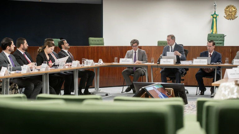 AGU em audiência pública no STF sobre as devoluções de valores descontados indevidamente