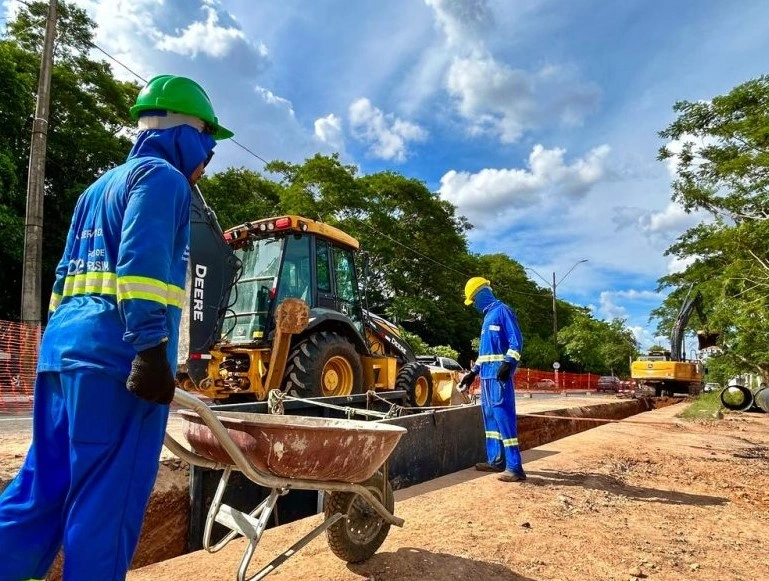 Águas de Teresina executando obras
