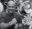Morre Anísio Mello Júnior, voz das aberturas de 'Dragon Ball' no Brasil