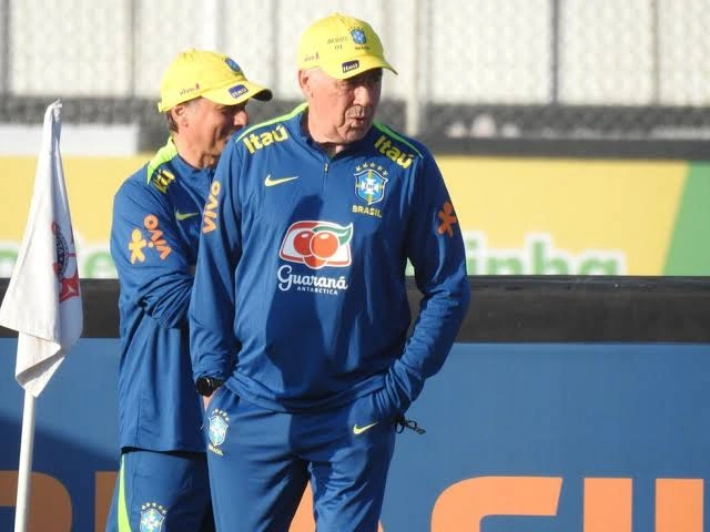 Carlo Ancelotti em preparação com Seleção Brasileira para o duelo contra o Equador.