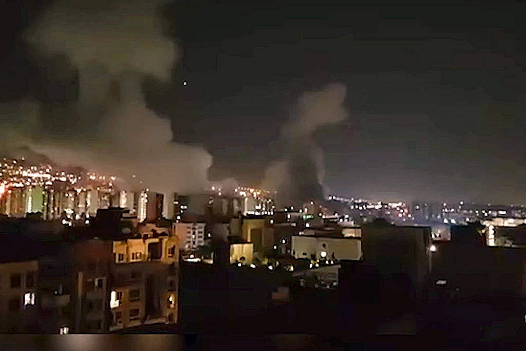 Imagem mostra bombardeios de Israel contra a capital do Irã, Teerã