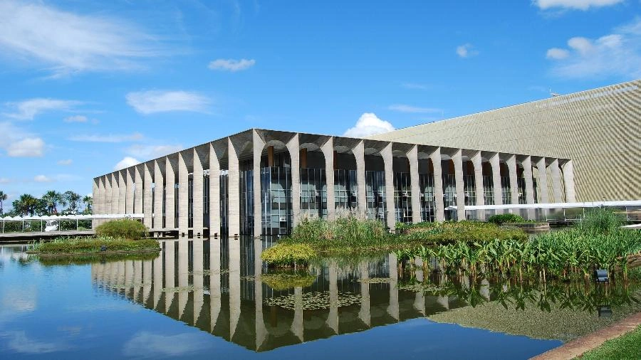 Itamaraty tenta retirada de políticos brasileiros via Jordânia