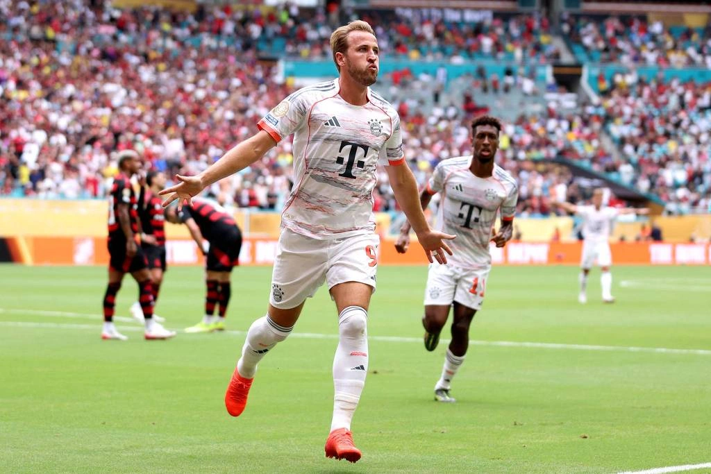 Kane celebra o segundo gol do Bayern contra o Flamengo