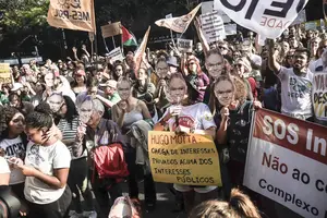 Manifestação na avenida Paulista, região central de São Paulo, em apoio a ministra Marina Silva e contra o PL 2157/2021 (Foto: Marina Monteiro)