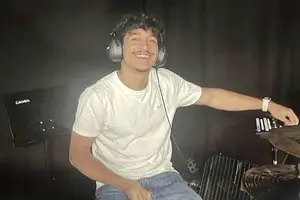 Marcelo Gomes, 18, estudante do ensino médio de Massachusetts, foi detido pela imigração dos EUA no fim de semana (Foto: Reproduçao CBS News)
