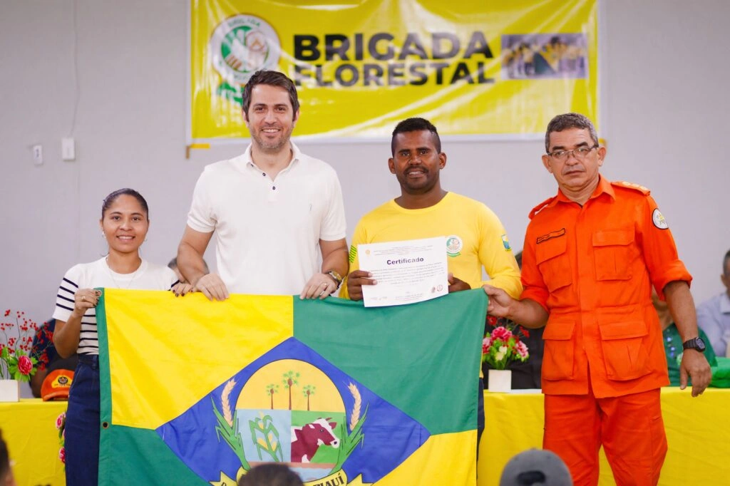 O secretário de Meio Ambiente, Feliphe Araújo na certificação dos novos brigadistas