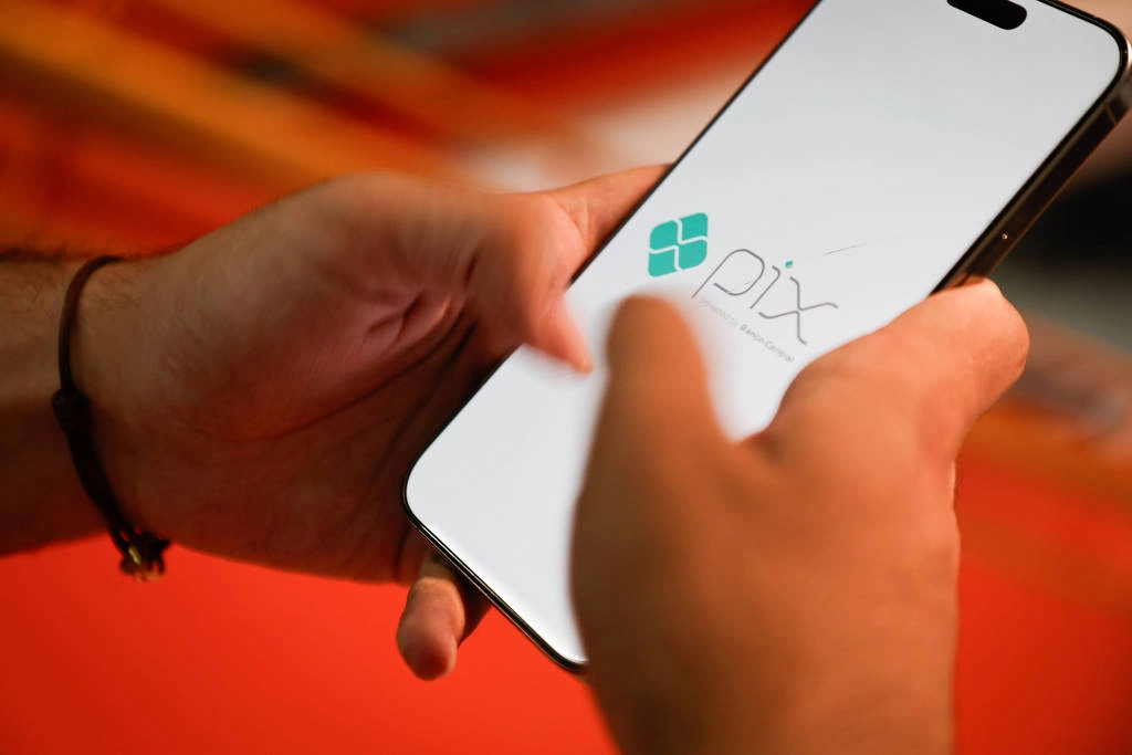Pix responde por boa parte da redução das receitas dos bancos com tarifas