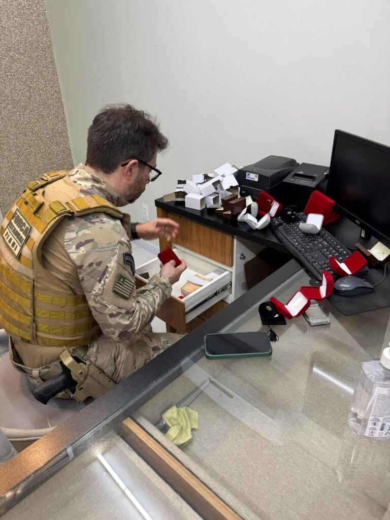 Polícia apreende ouro