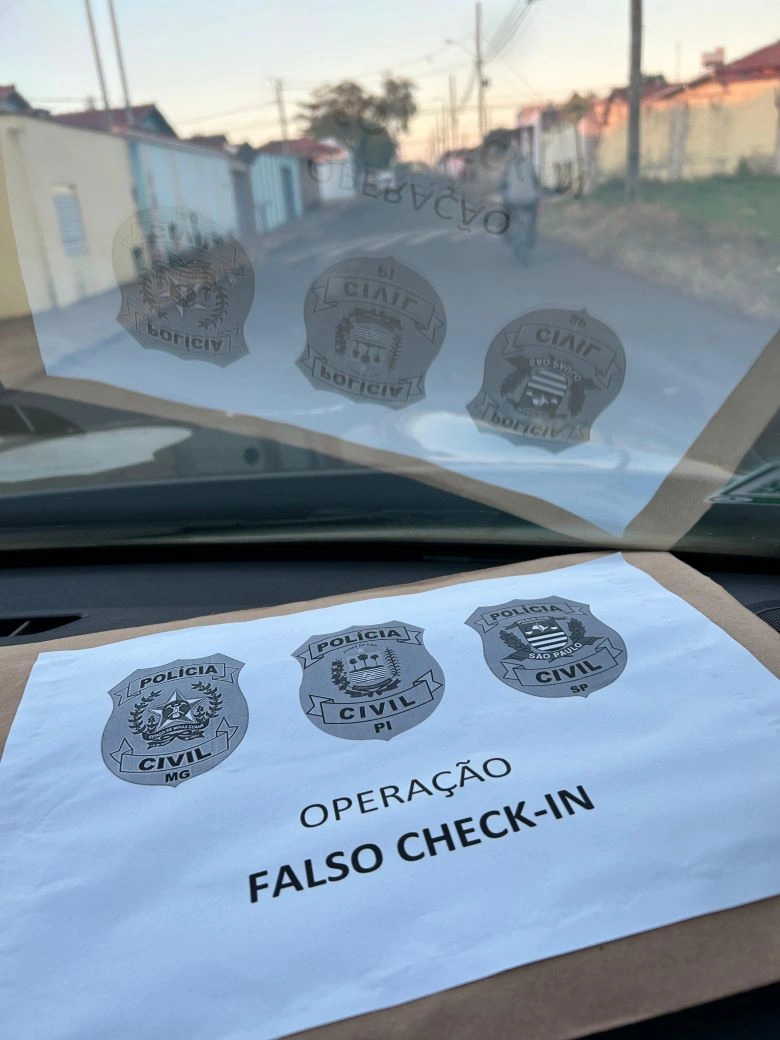 Polícia cumprindo mandados em São Paulo e Minas Gerais