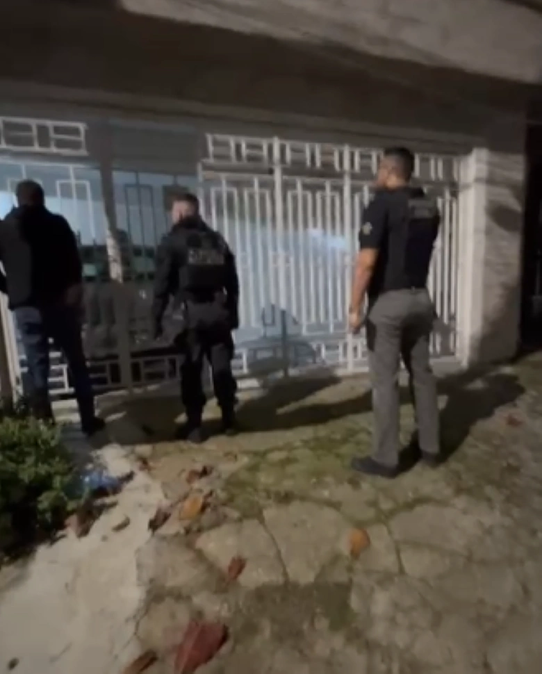 Polícia cumprindo mandados em São Paulo e Minas Gerais