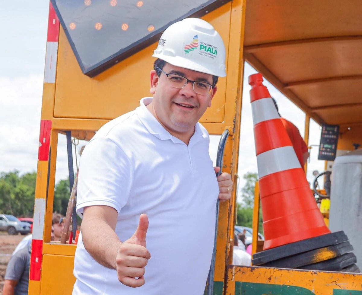 Rafael Fonteles em visita a obras
