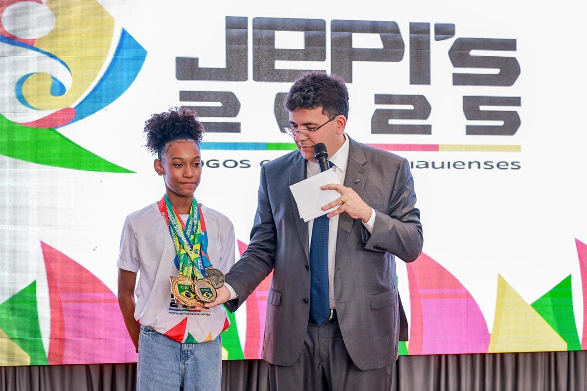 Rafael Fonteles Lançamento Jogos Escolares 2025 com medalhista