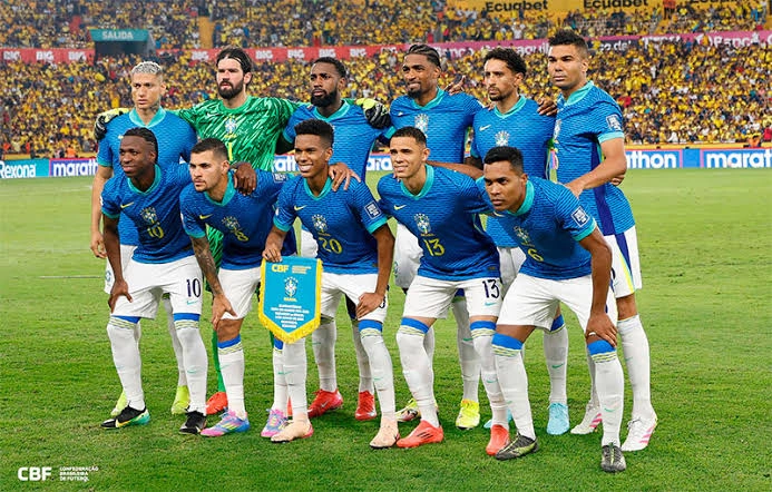 Seleção brasileira empata sem gols fora de casa pelas eliminatórias.