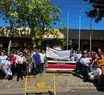 Servidores da FMS protestam contra descumprimento de remuneração mínima