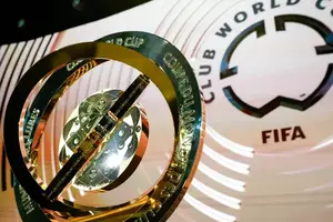 Troféu da Copa do Mundo de Clubes FIFA 2025. (Foto: imagem de reprodução)