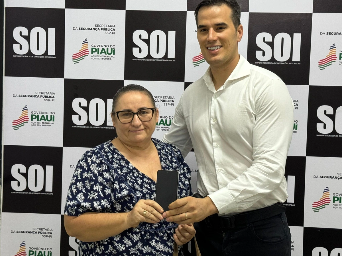 Zanatta entrega celular a sua legítima dona