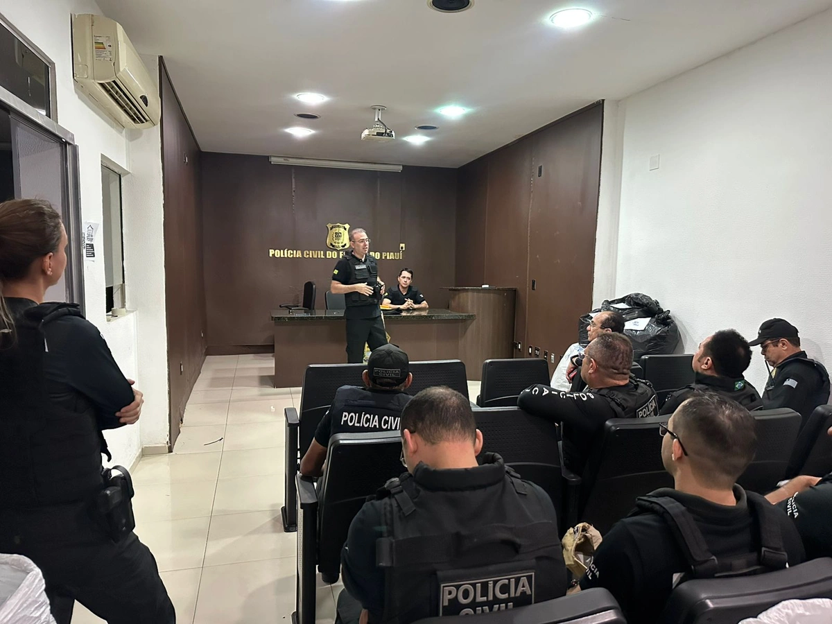Ação investiga servidores da Strans suspeitos de apagar multas e reverter suspensões de CNHs