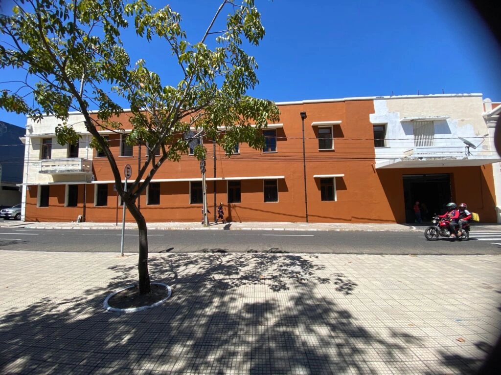 Frente do Centro de Artesanato