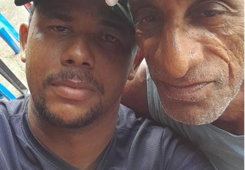 Gilmar Carvalho Rocha e o idoso, Raimundo Nonato da Silva, de 69 anos