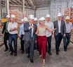 Governador visita indústria e confere linha de produção automatizada