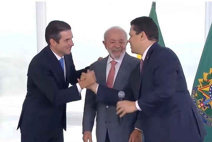 Hugo Motta, Lula e Alcolumbre