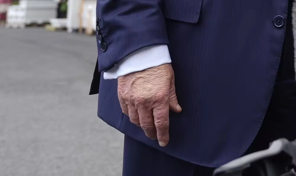 Mão de Trump em foto tirada no dia 15 de julho