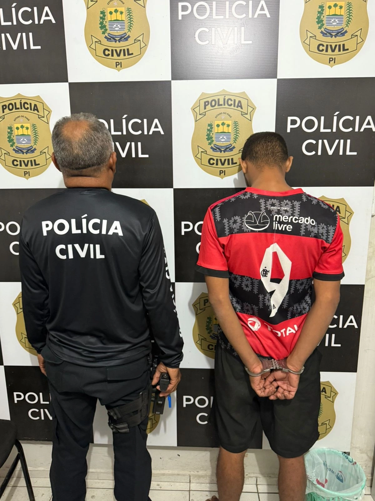 Na sequência da operação, os policiais capturaram outro suspeito, identificado como J.D.F.S