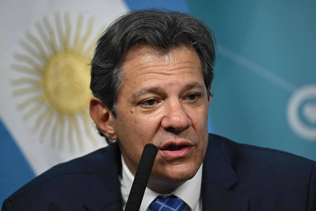 O ministro da Fazenda do Brasil, Fernando Haddad, durante uma coletiva de imprensa em Brasília